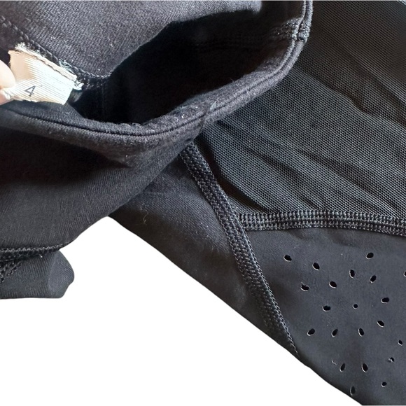 Lululemon Black Perforated Mesh Activewear Leggings size 4 - Picture 6 of 13